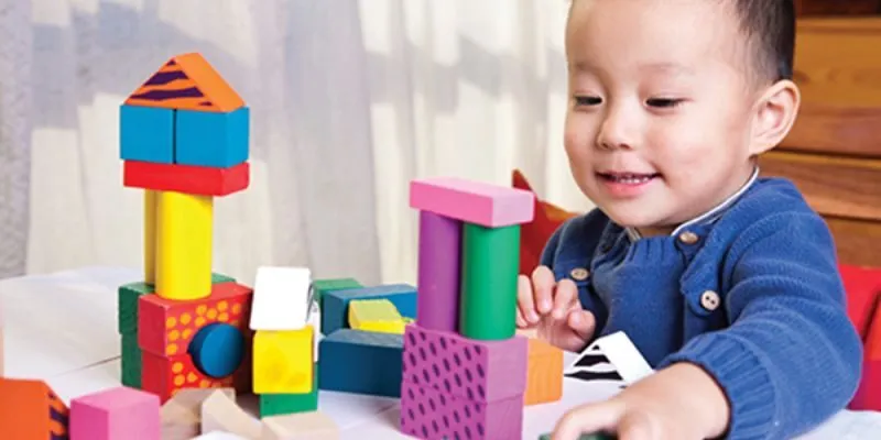 Trẻ nhiễm chì từ đồ chơi chứa chì