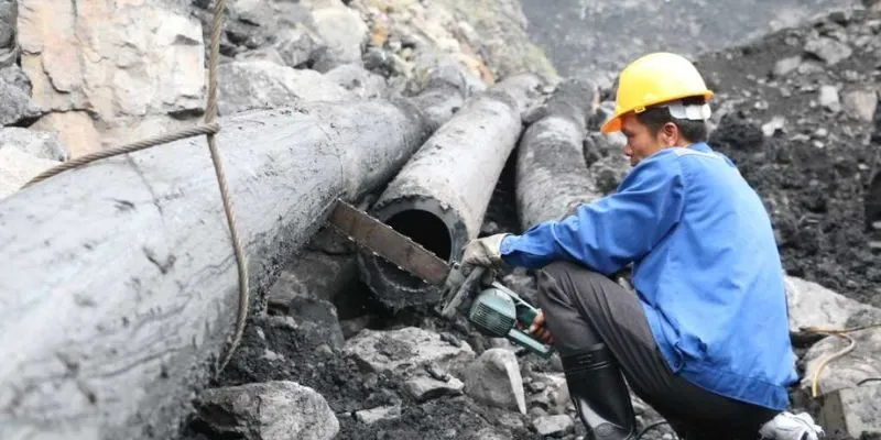 Công nhân khai thác khoáng