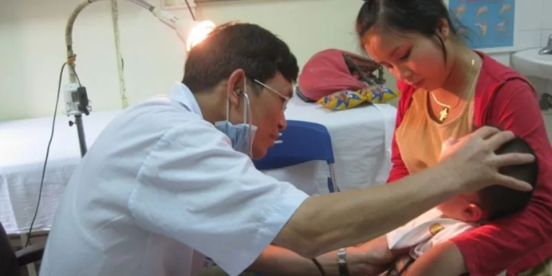 trẻ em nhiễm độc chì