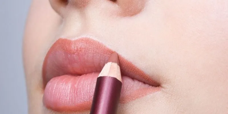 thải độc tố chì trong son môi